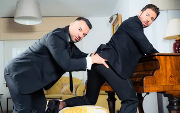 Man gets his hairy ass fucked