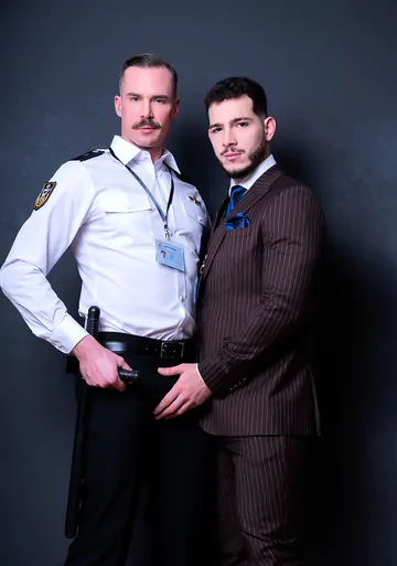 Security guard gets fucked in the ass