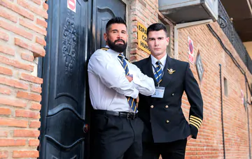 Flight crew having a foursome