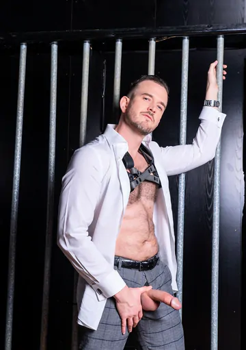 Bald man bareback fucking ass