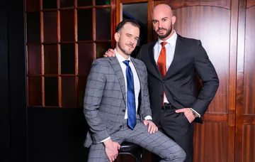 Bald man bareback fucking ass