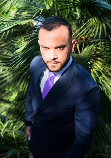 Sir Peter big cock fucks Pol Prince