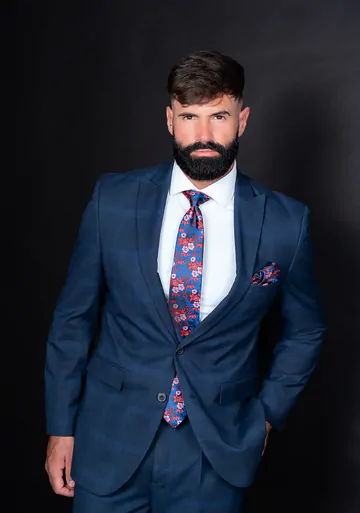 Bearded man gets ass fucked