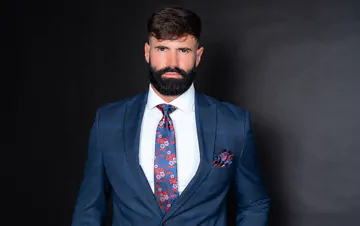 Bearded man gets ass fucked