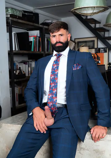 Bearded man gets ass fucked