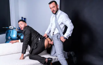 Sir Peter big cock fucks smooth ass