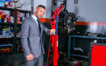 Garage porn with Ricky Blue