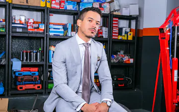 Garage porn with Ricky Blue