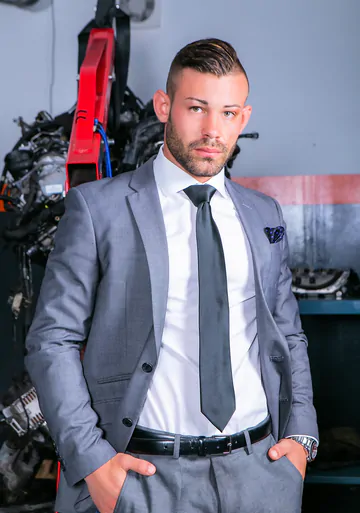 Garage porn with Ricky Blue