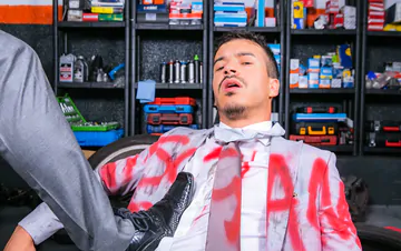 Garage porn with Ricky Blue