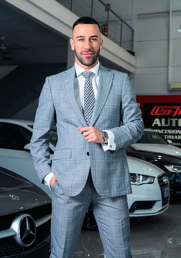 Car salesmen taking a fuck break