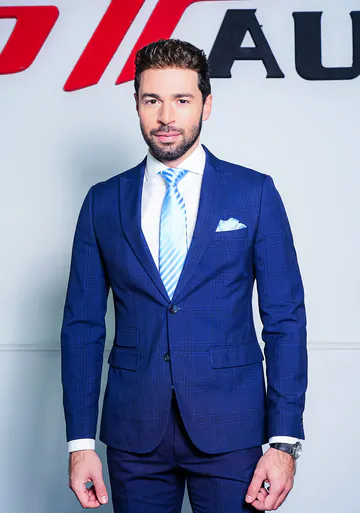 Car salesmen taking a fuck break