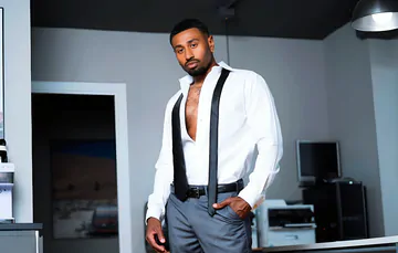 Bearded hunk getting black dick