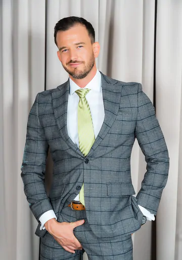 Sir Peter fucking a handsome man