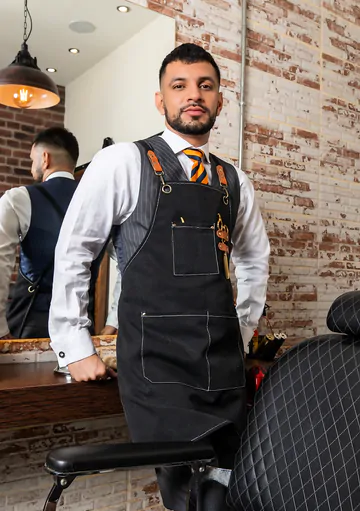 Man getting fucked in the barber shop