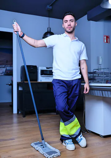 Big guy fucking the janitor