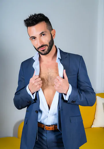 Bald bearded guy getting cummed on