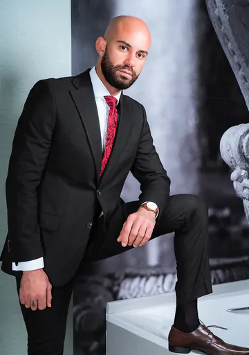 Bald bearded guy getting cummed on