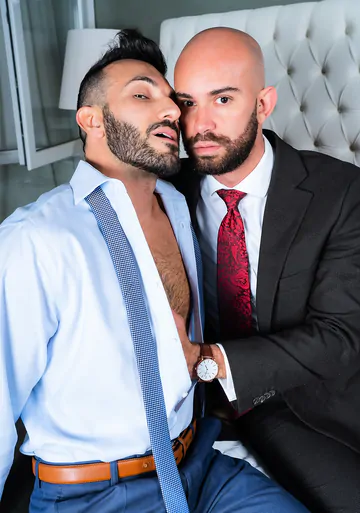 Bald bearded guy getting cummed on