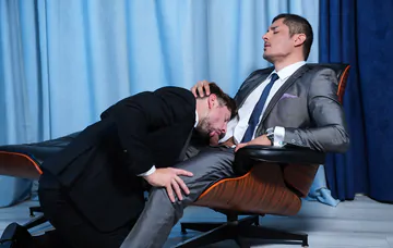 Rocky Vallarta fucks Drew Dixons butt