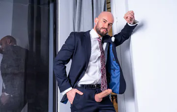 Bruno Max fucks and cums on Allen King