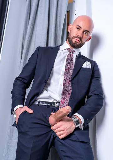 Bruno Max fucks and cums on Allen King