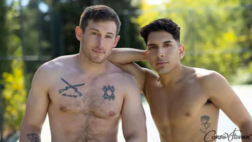 Amateur guys bareback fucking