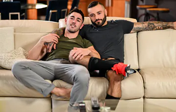 Hairy macho man fucking a cutie