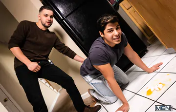 Johnny Rapid fucking a beefy boy