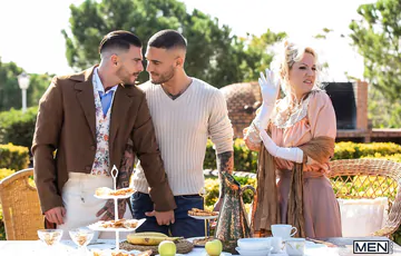 Horny gays fucking in the garden